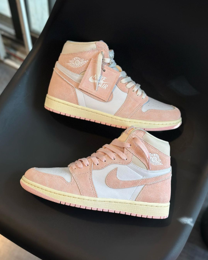 A Closer Look at the Air Jordan 1 'Washed Pink' (W)